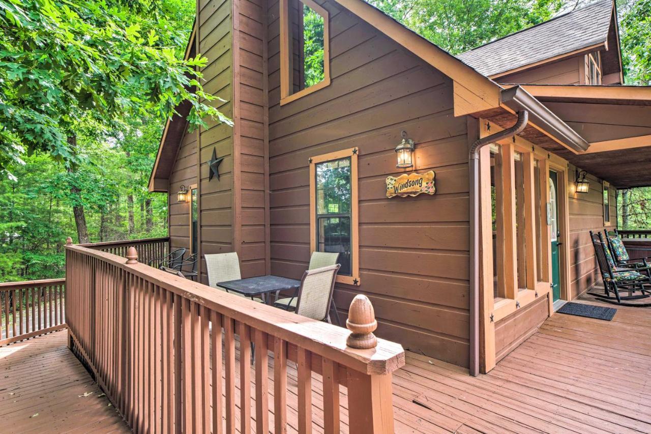 Central Sevierville Cabin With Hot Tub And Views! ภายนอก รูปภาพ