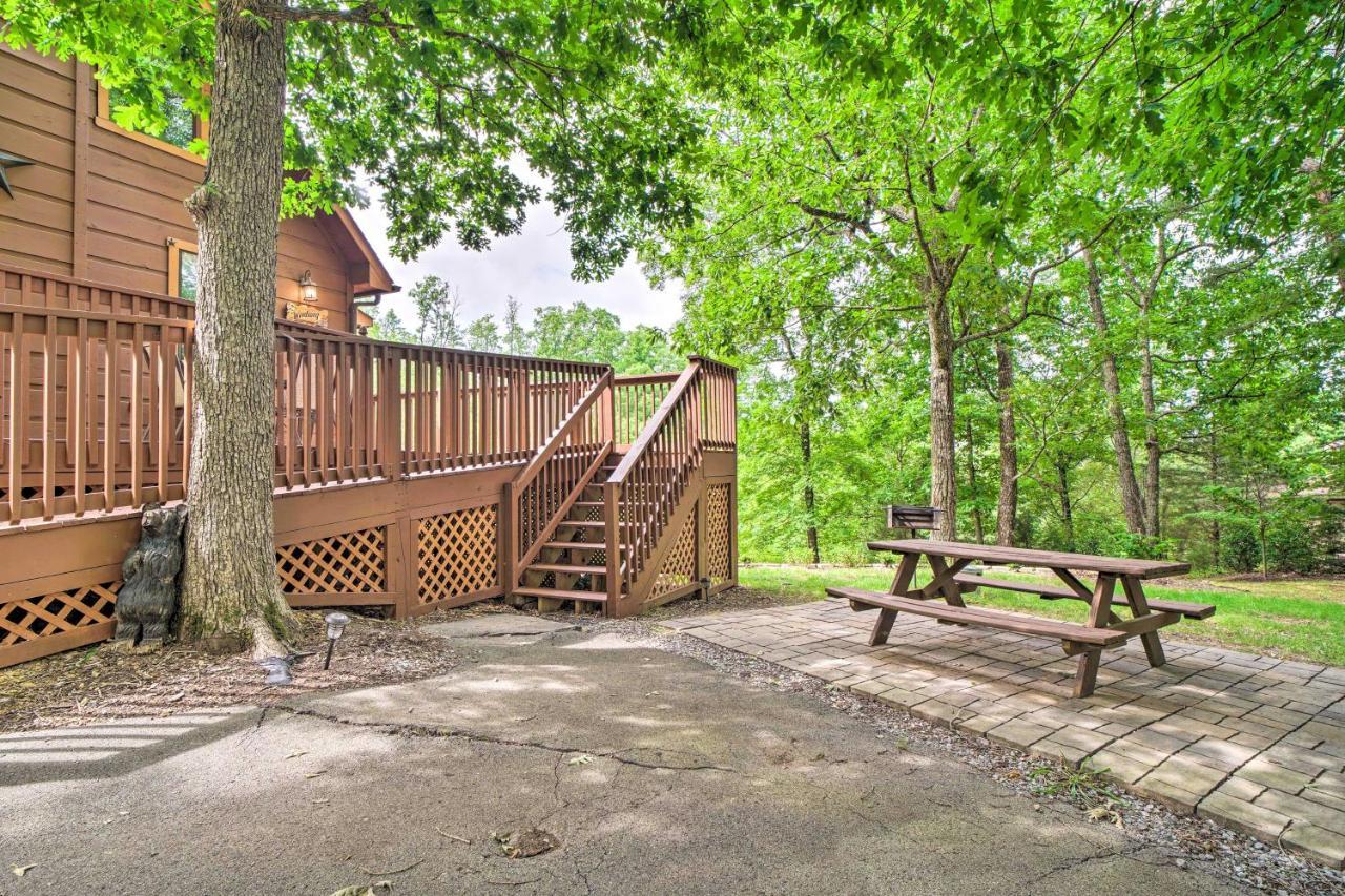 Central Sevierville Cabin With Hot Tub And Views! ภายนอก รูปภาพ