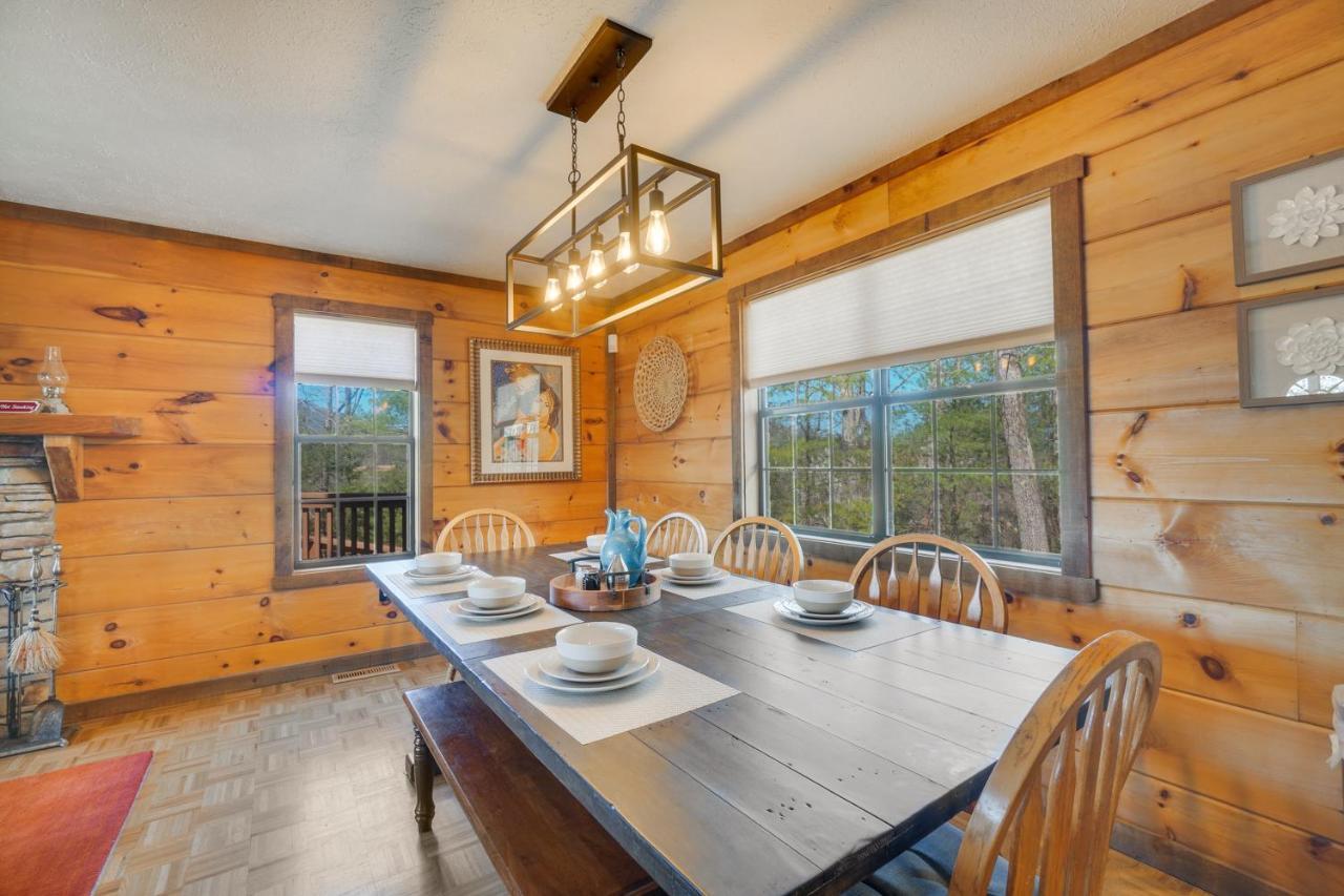 Central Sevierville Cabin With Hot Tub And Views! ภายนอก รูปภาพ