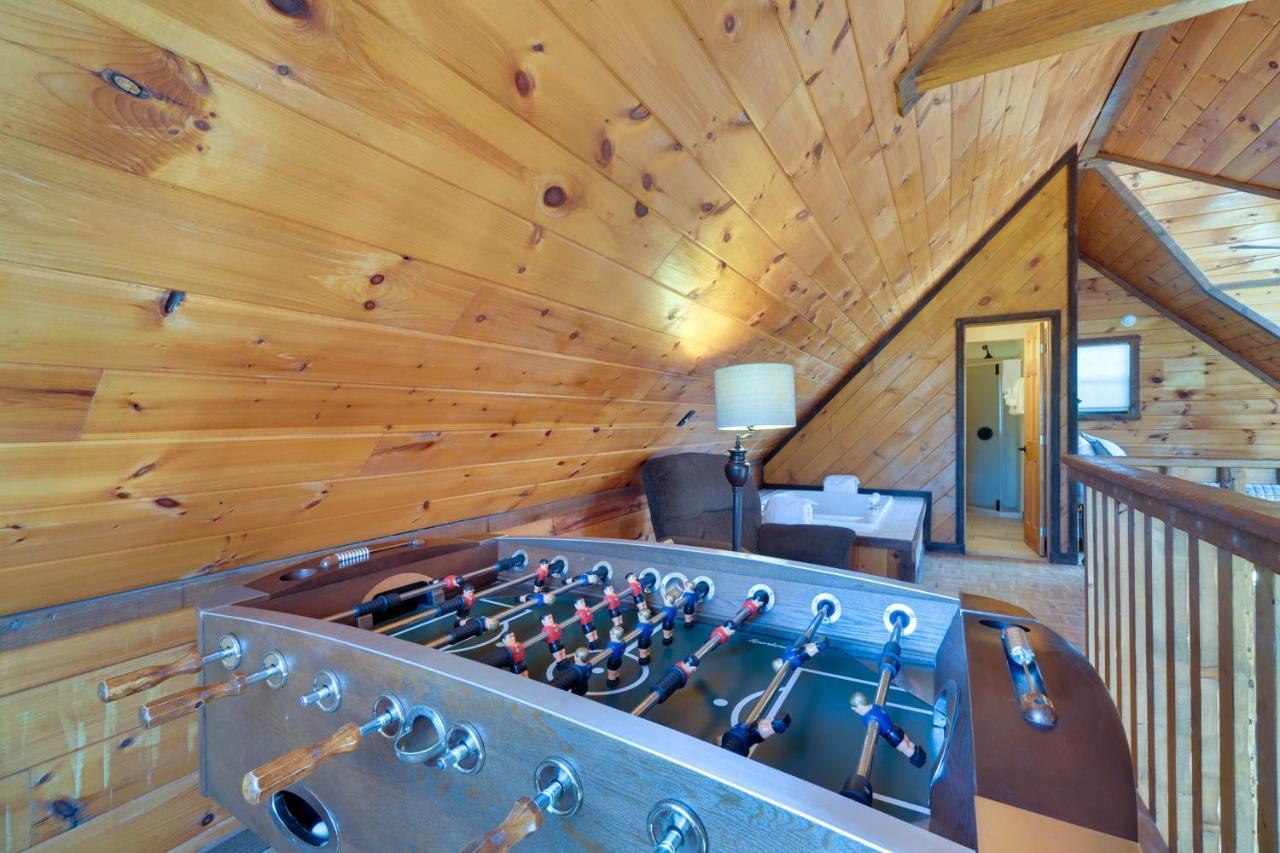 Central Sevierville Cabin With Hot Tub And Views! ภายนอก รูปภาพ